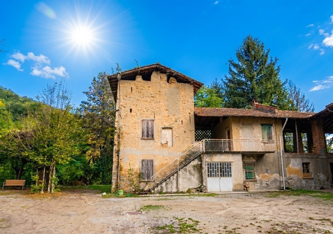 %TITOLO